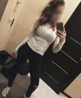 Мои услуги включают классический и эротический массаж, интимные утехи, ролевые игры и многое другое. Я с удовольствием воплощу в жизнь все твои сексуальные фантазии и позволю тебе ощутить невероятное наслаждение. Обладаю непревзойденной красотой и горячим телом, что подтверждают мои фото. Мои предыдущие клиенты остаются довольными и благодарными, вот что они говорят обо мне: 😍💕. Встретимся в Москве и погрузимся в мир страсти и наслаждения! 13438, 23 года